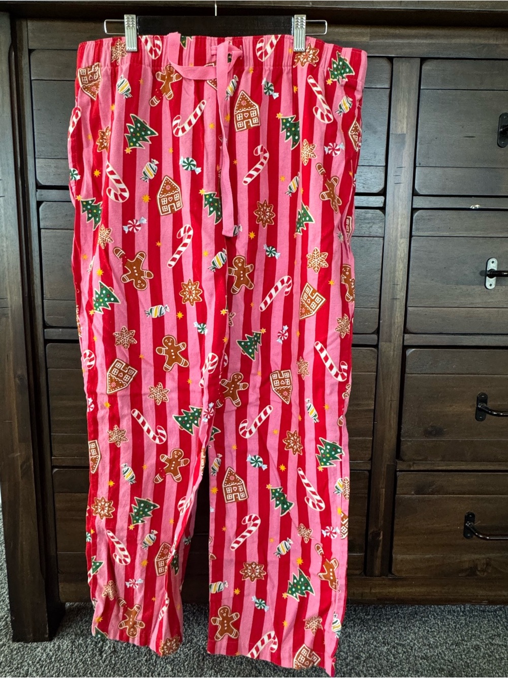 Old Navy Pink & Red Holiday Gingerbread Pajama Pants